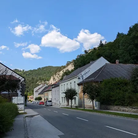 Διαμέρισμα Apartment *