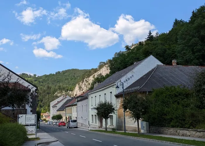 Apartment Apartment *